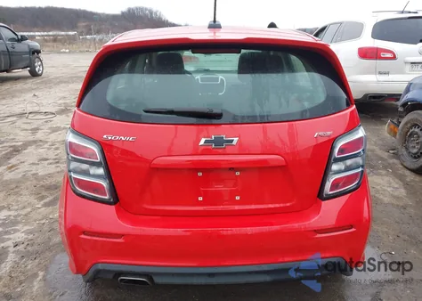 2020 Chevrolet Sonic Fwd Lt 5-Door z USA, uszkodzony, nr VIN 1G1JD6SB6L4110261